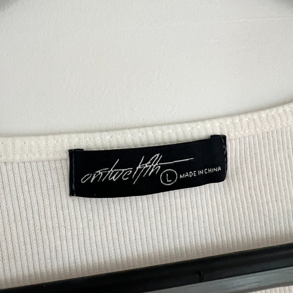 π€β¨ On Twelfth White Puffy Sleeve Top β Size L π€β¨ - Picture 2 of 8